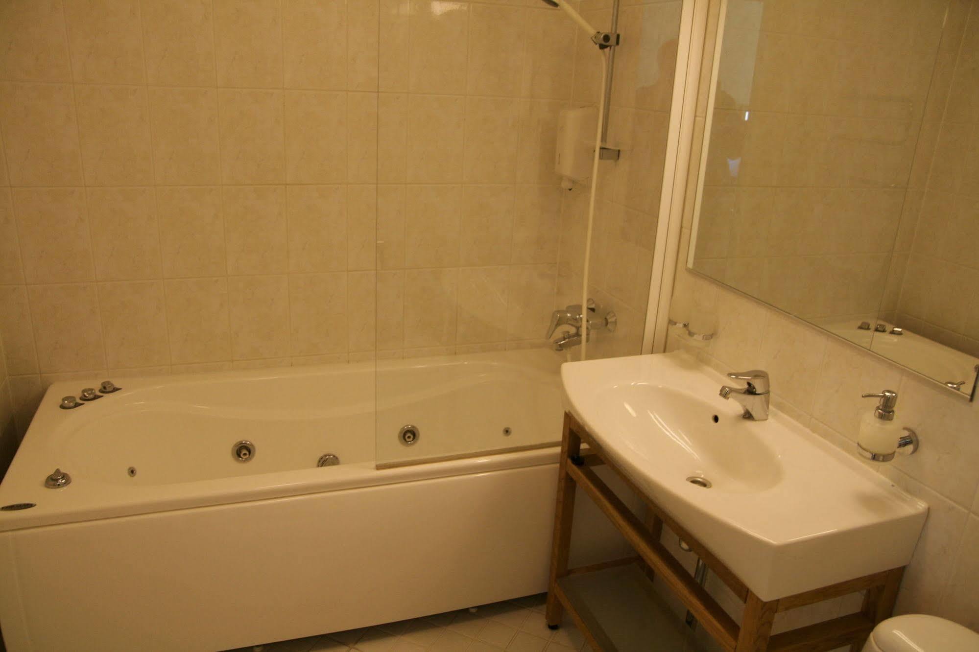 Barclay Hotel Tartu Extérieur photo